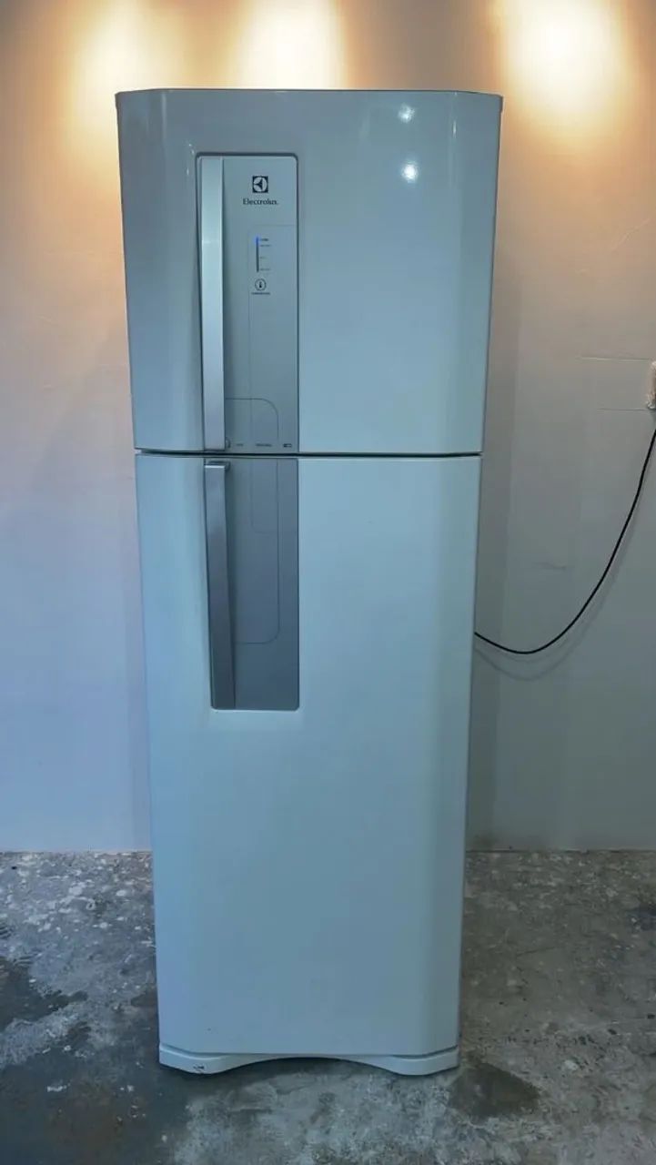 Geladeira semi nova 