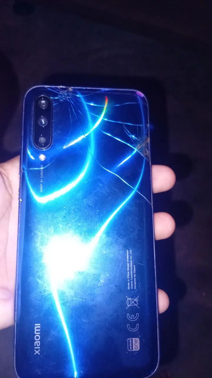 Celular  bom com apenas marca de uso  - Foto 2