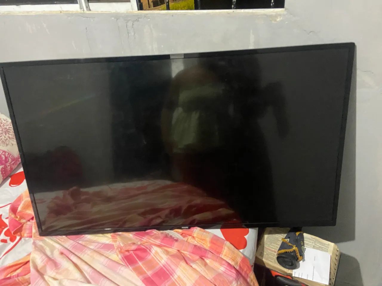 Smart tv 43 polegadas retirar as peças - Foto 2