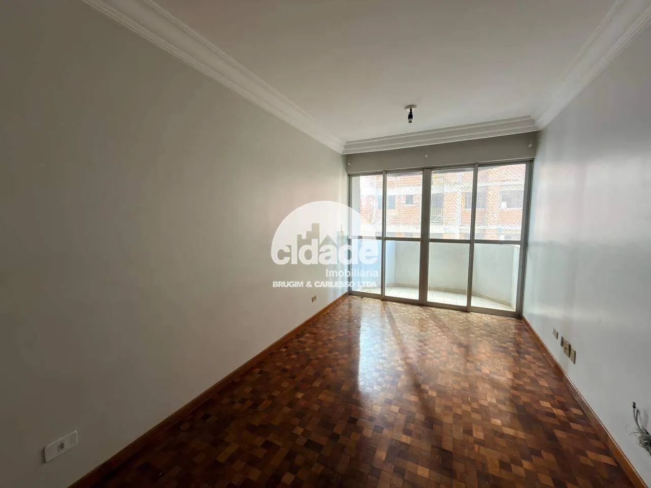 Apartamento Semimobiliado à Venda no Edifício Genova  2 Quartos, 1 Suíte - Foto 2