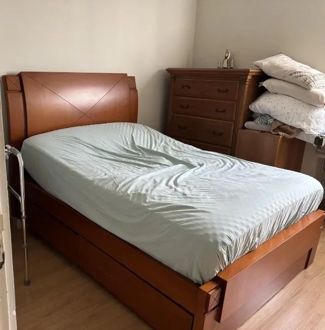 cama casal padrão com 4 gavetas 