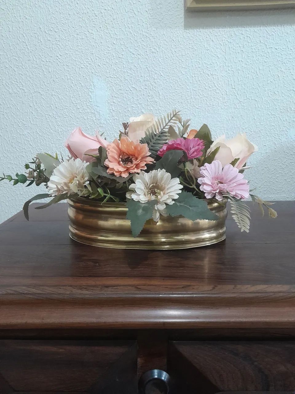Cachepot oval em latão 