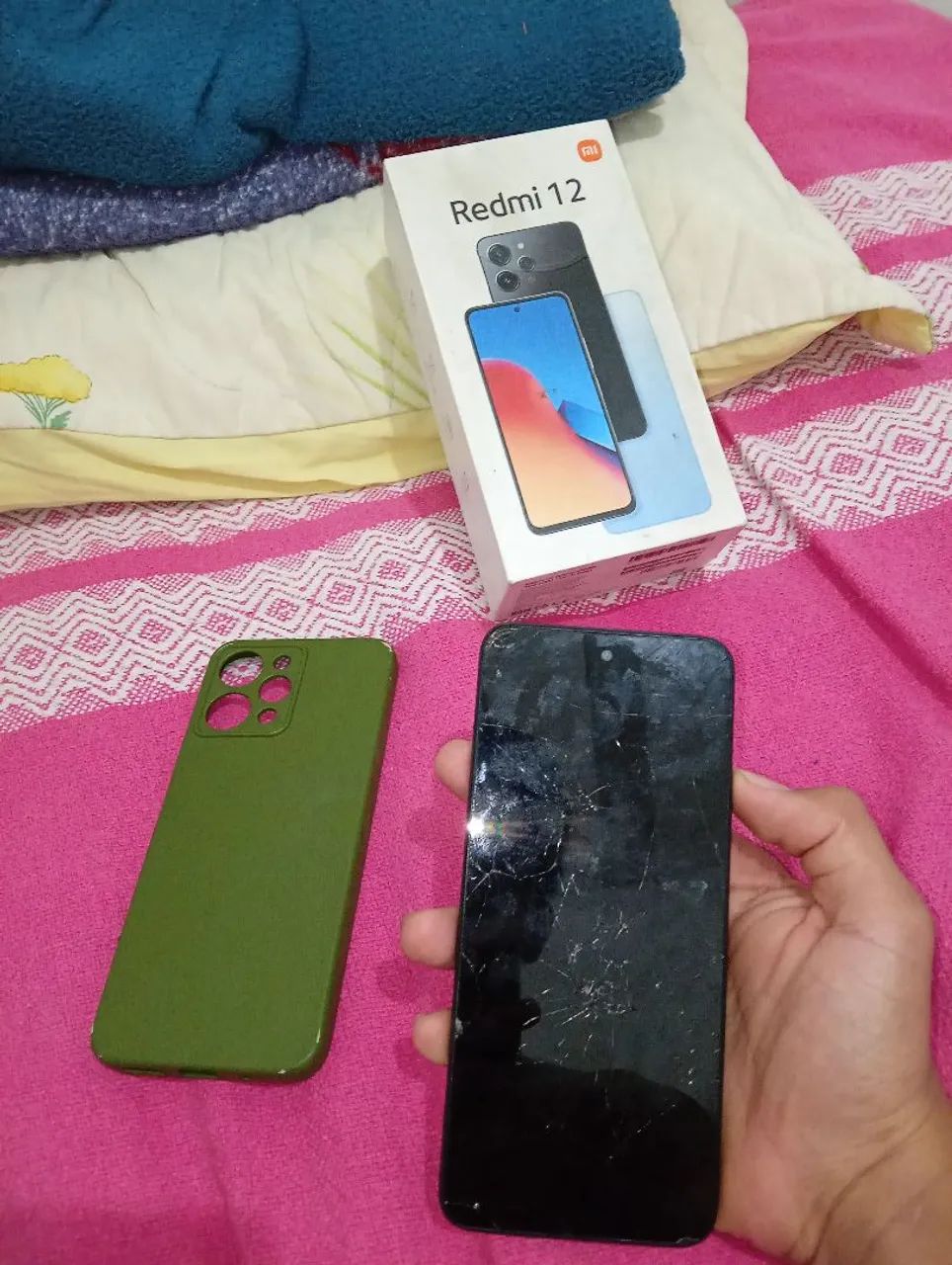 Redmi note 12,pra concerto ou pra retirada de peças, ainda tá com a caixa 