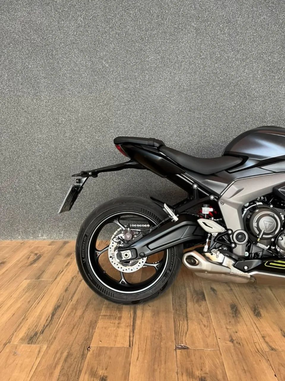 TRIUMPH DAYTONA 660 - Foto 4