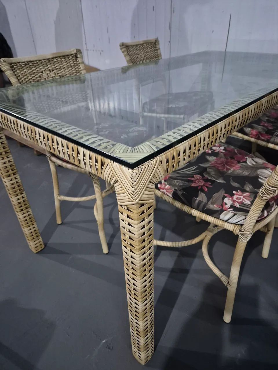 Mesa de jantar alumínio e vidro - Foto 4
