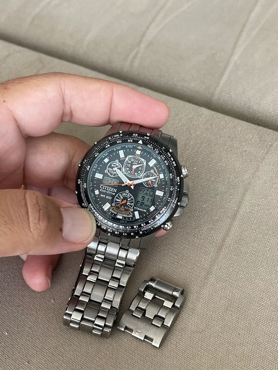 Citizen Eco-Drive Promaster Skyhawk A-T Titanium, código de referência JY0010-50E