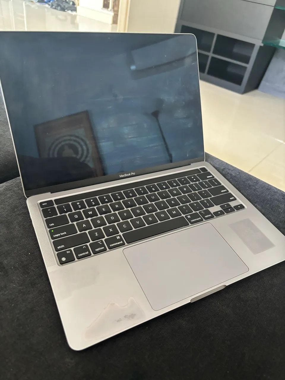 充電192 MacBook Pro 2020 13インチ M1 512G B1 MacBook Pro (13 polegadas, M1, 2020) - Desempenho Acústico