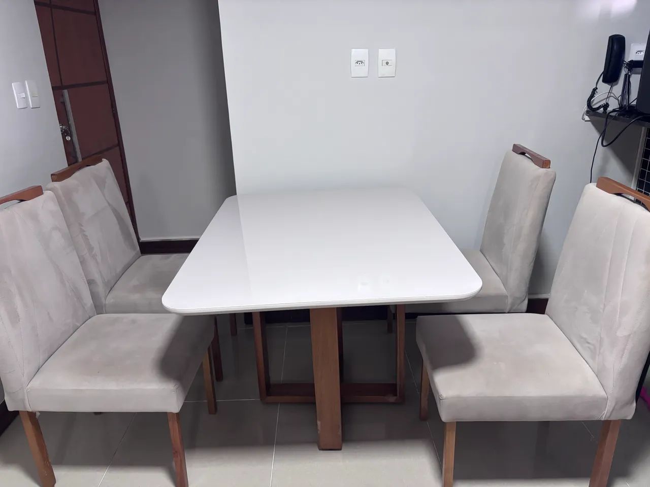 Mesa (com tampo de vidro) 4 lugares  - Foto 5