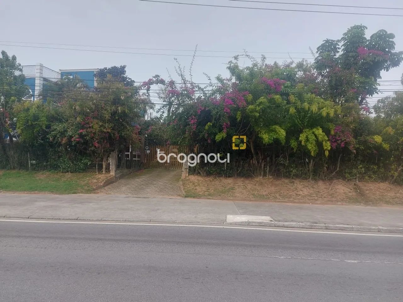 Terreno com 1.861,59m2 com viabilidade