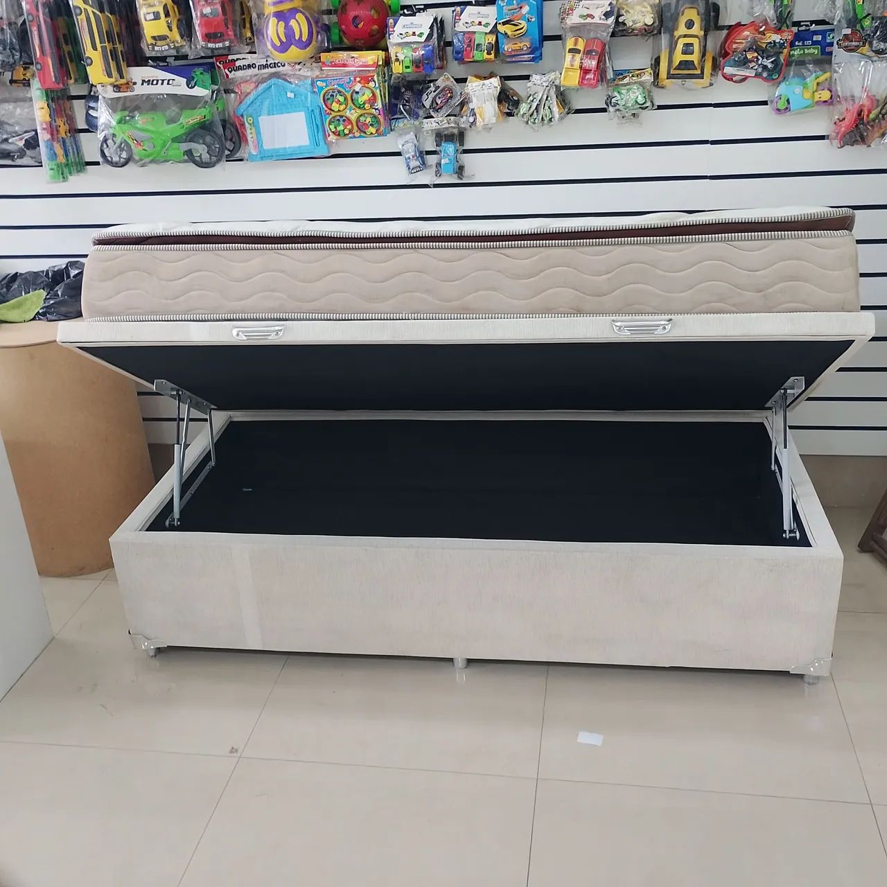 Cama Baú Solteiro com Colchão - Base Box com Grande Espaço Interno - Foto 3