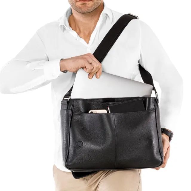 Bolsa Transversal Notebook 16" Couro Preto - Foto 3