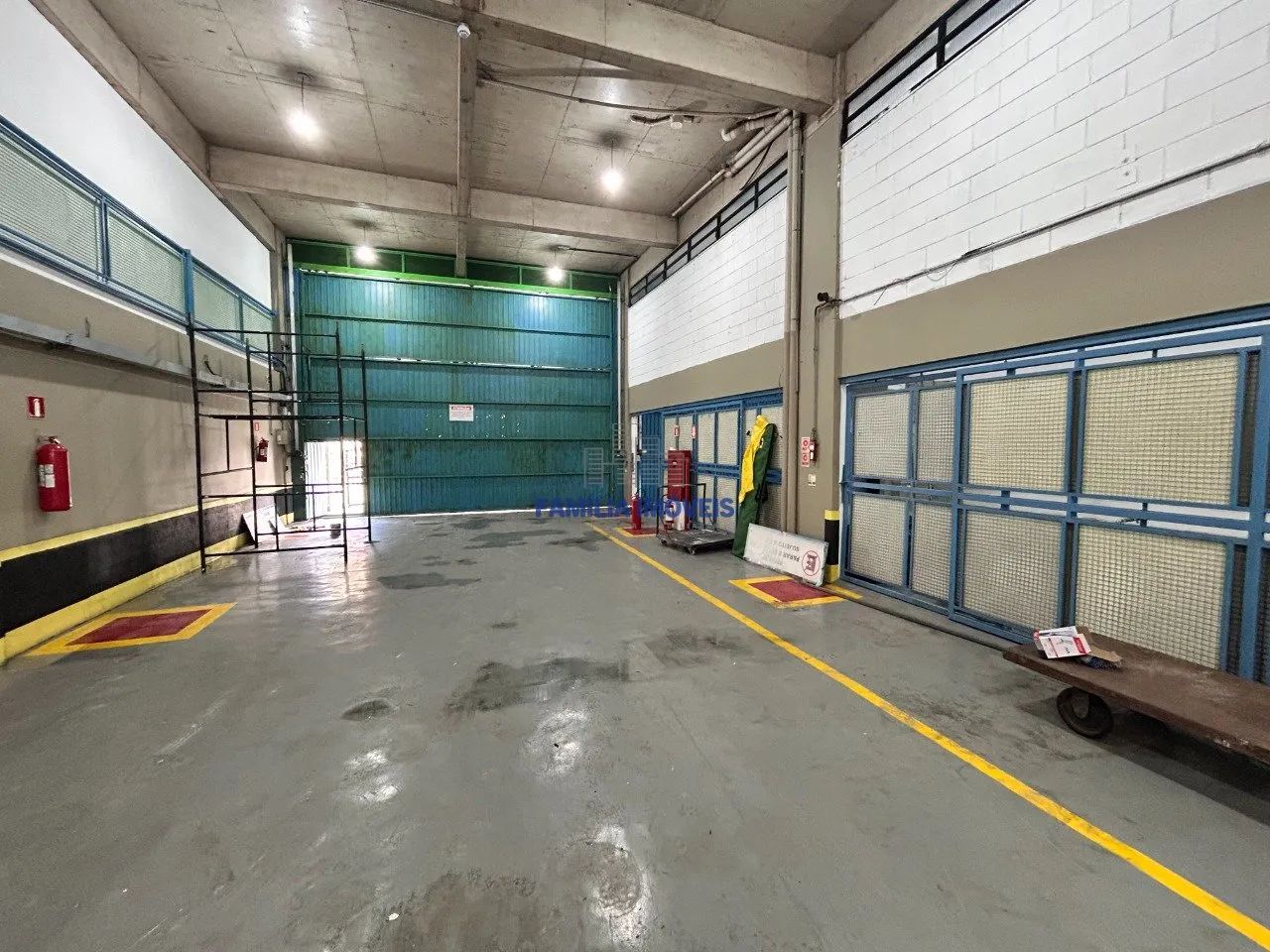 Prédio com galpão para alugar de 1.100 m² na Vila Mathias Santos - Foto 2