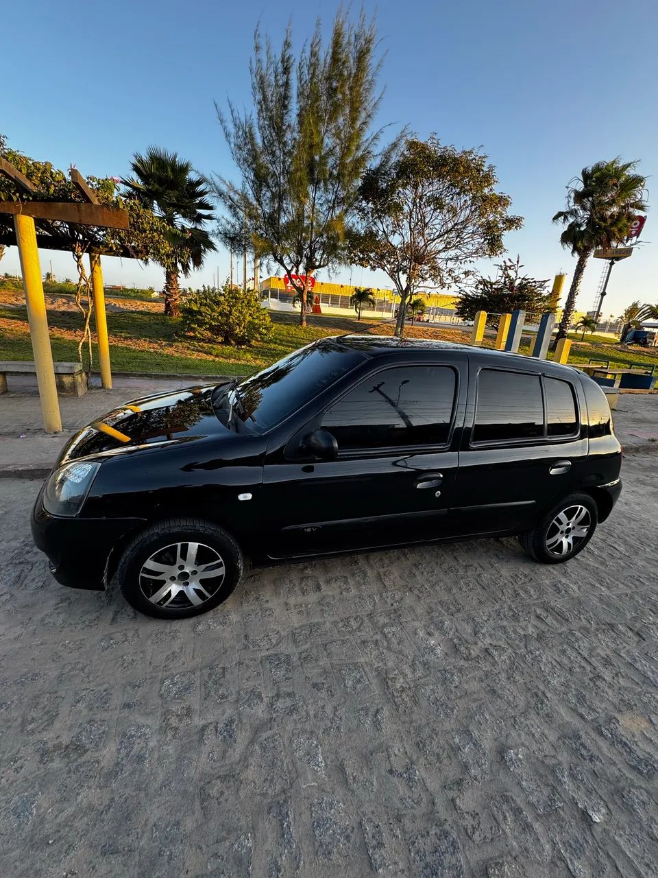 Renault Clio CLIO HI-FLEX 1.0 16V 5P 2011