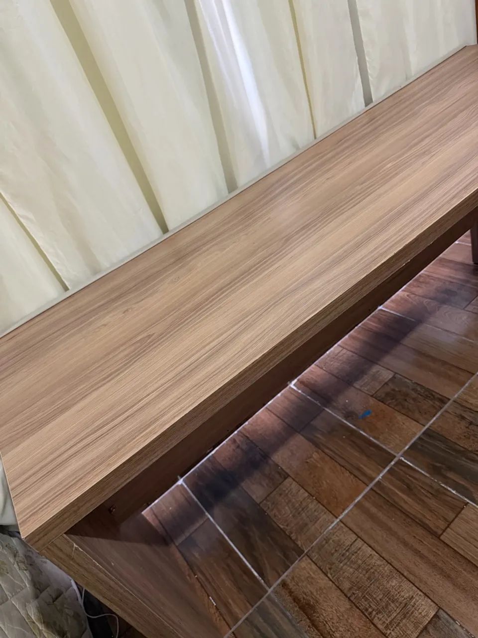 Vendo mesa de escritório bem espaçosa  - Foto 2