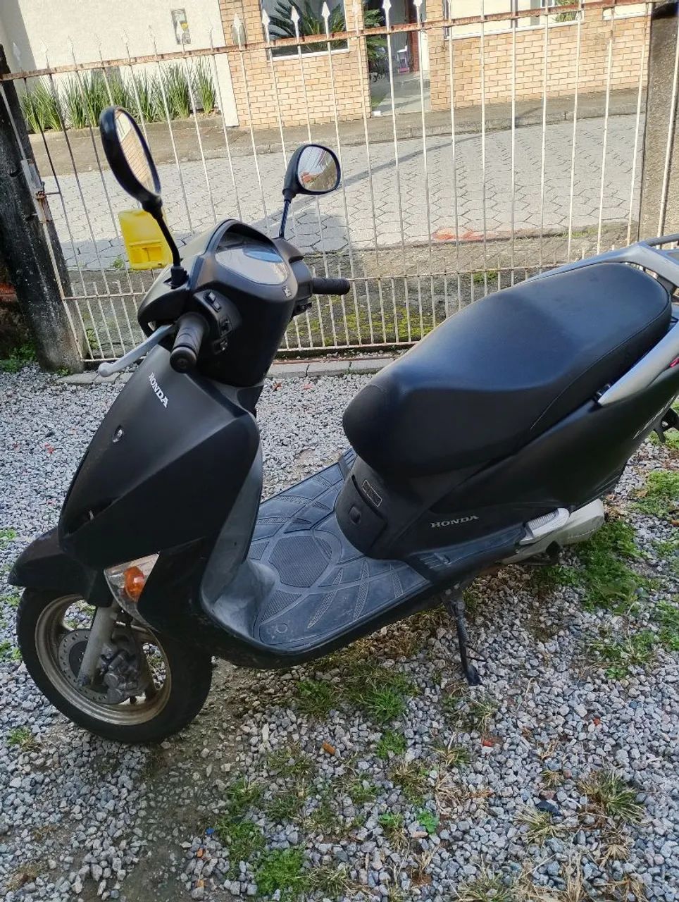 Honda lead 