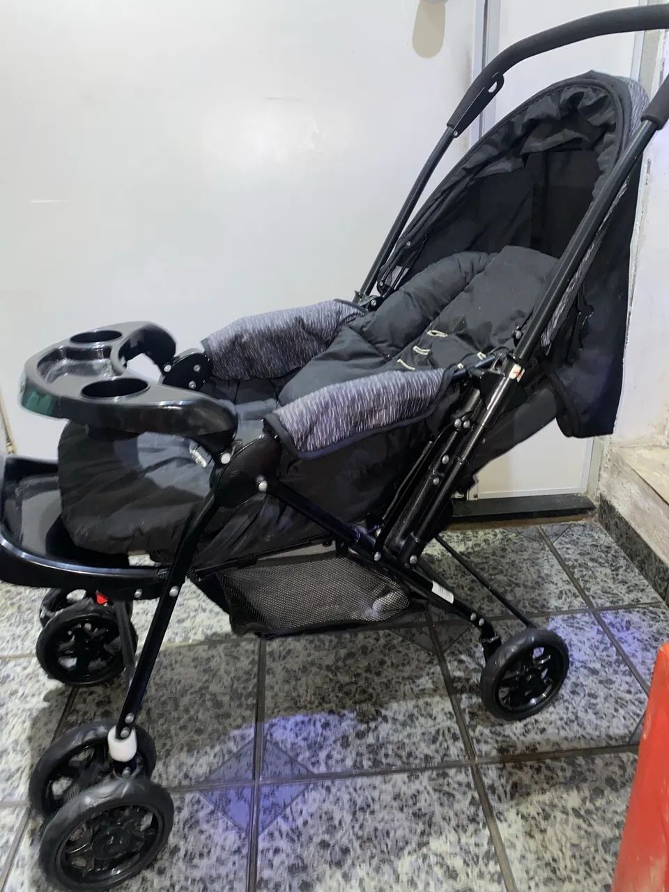 Carrinho de bebê Cosco