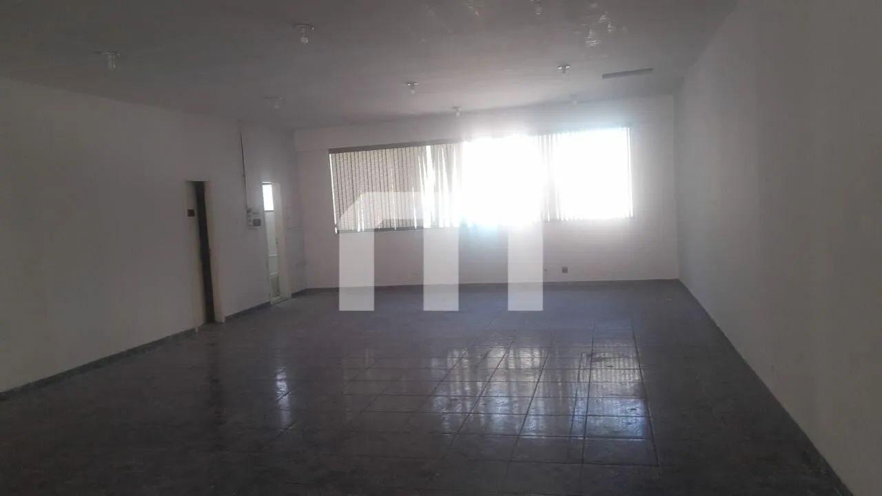 Sala comercial para locação ao lado do metro Tatuapé