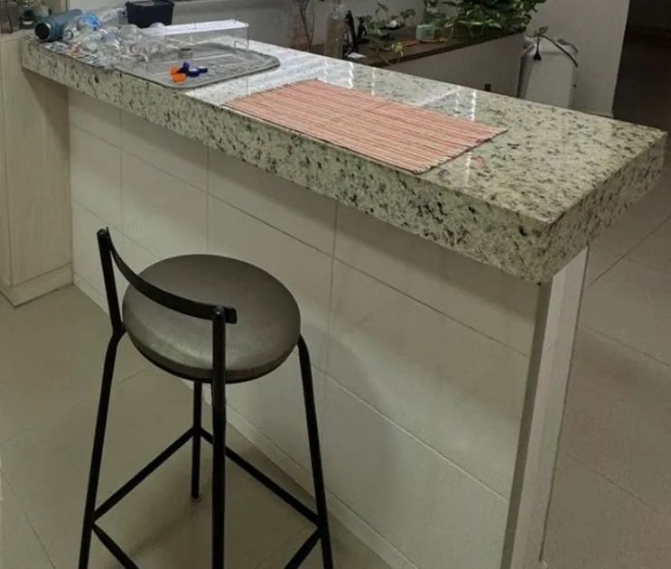 Bancada de granito Branco Dalas