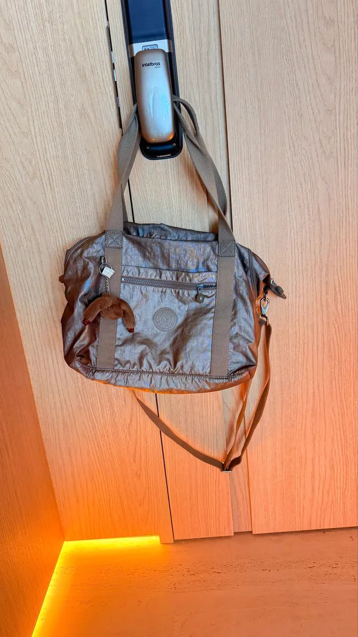 Bolsa metalizada Kipling - Foto 2