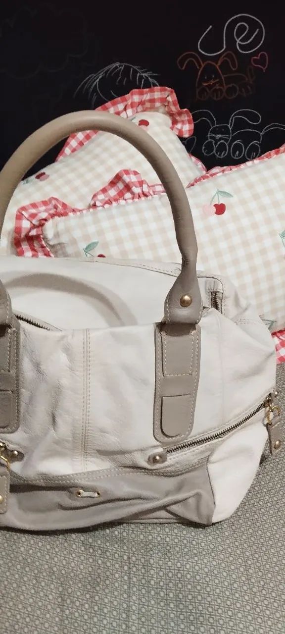 Bolsa de mão, em couro cinza e areia - Foto 3