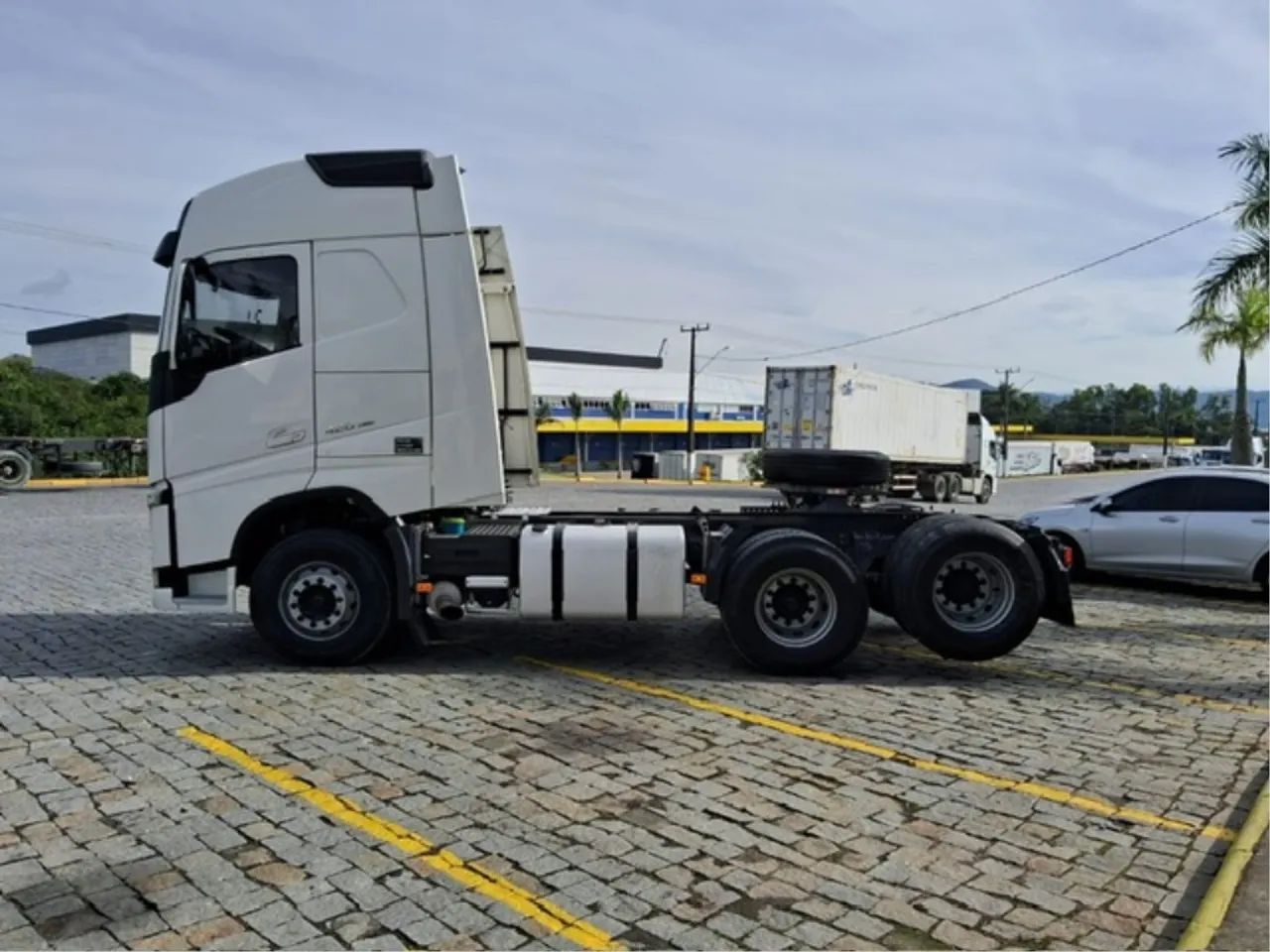 Volvo Fh 420 6x2 Renovação Da Frota Friboi - Foto 2