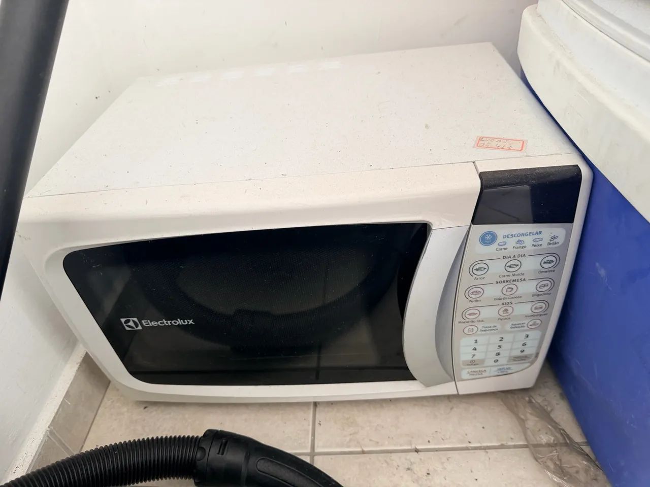 Microondas Electrolux branco 220V