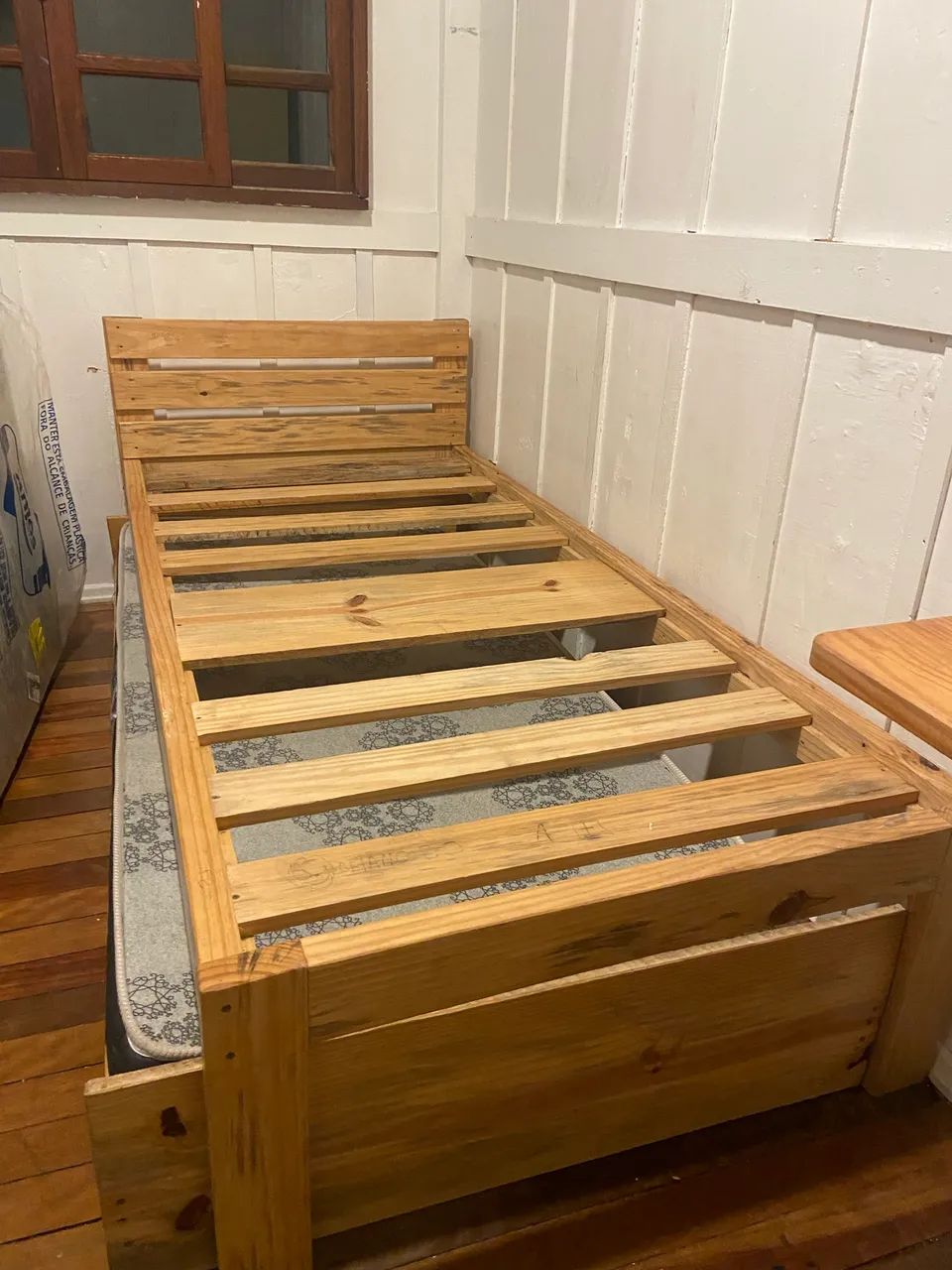 Cama de madeira maciça  - Foto 3