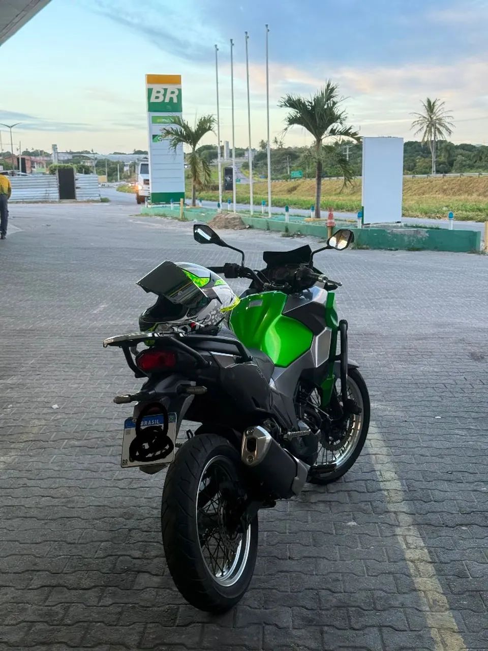 Versys 300x 