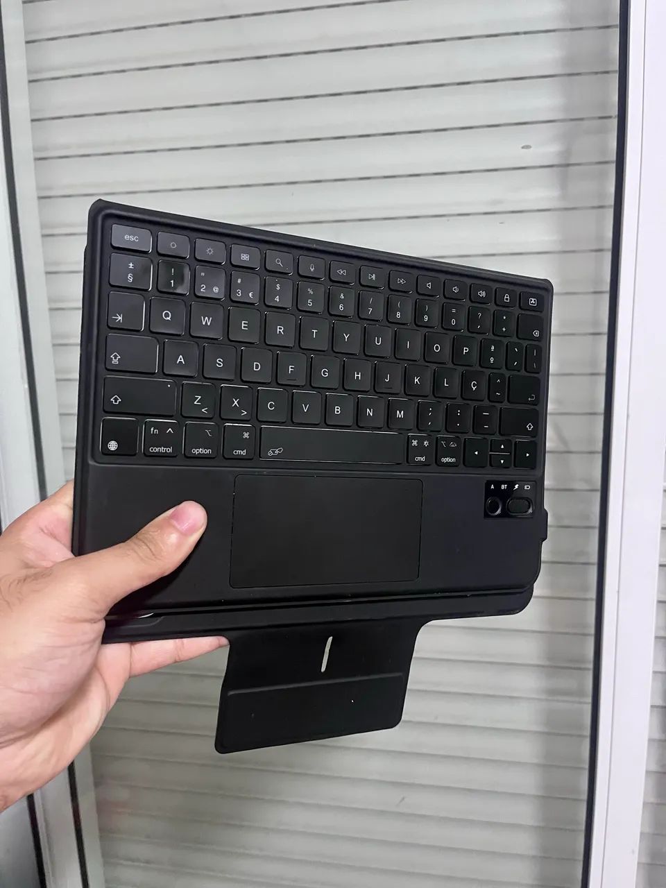 Capa Teclado iPad 10 / 11 Polegadas Bluetooth com Trackpad Bettdow A1926 - Foto 3