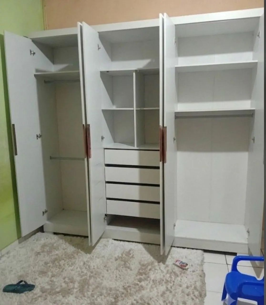 Guarda roupa grande e novo
