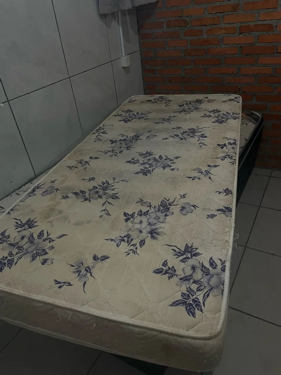 colchão solteiro usado 