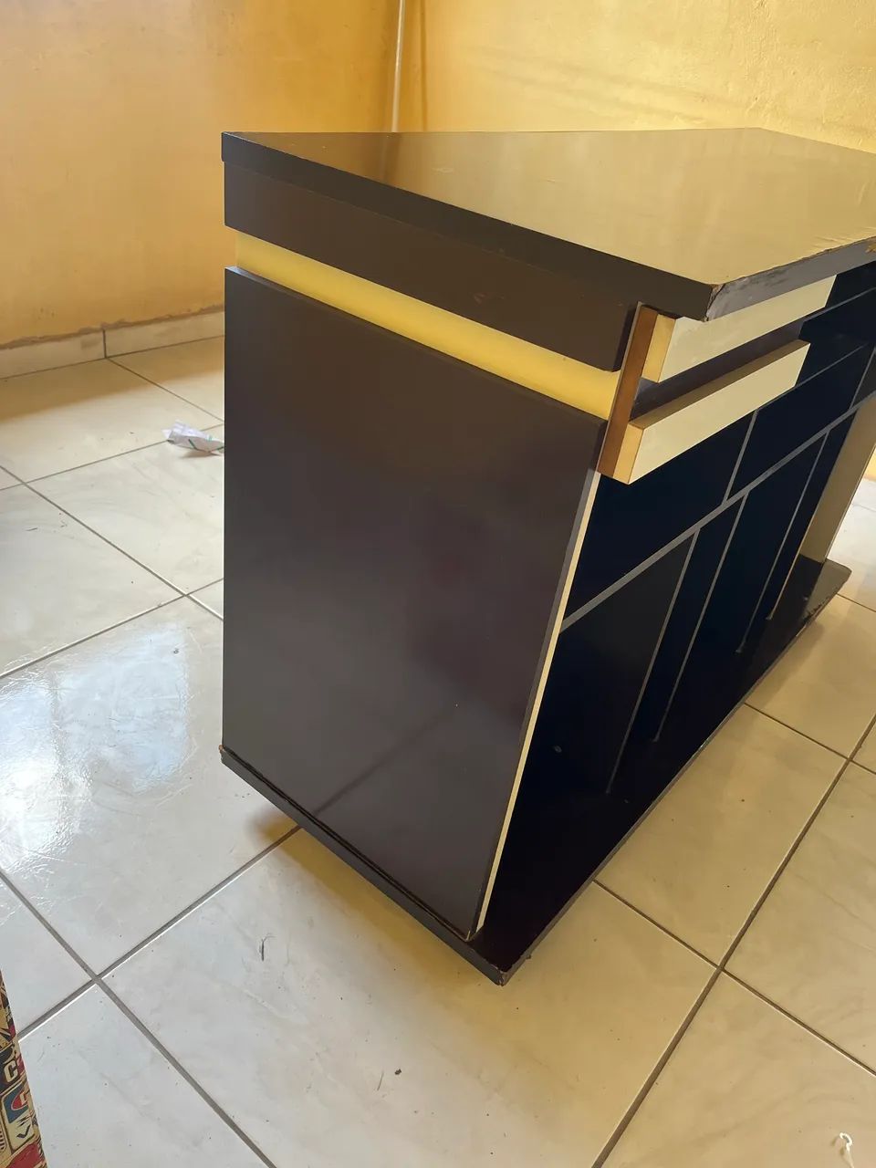 Rack com rodinhas e gavetas 