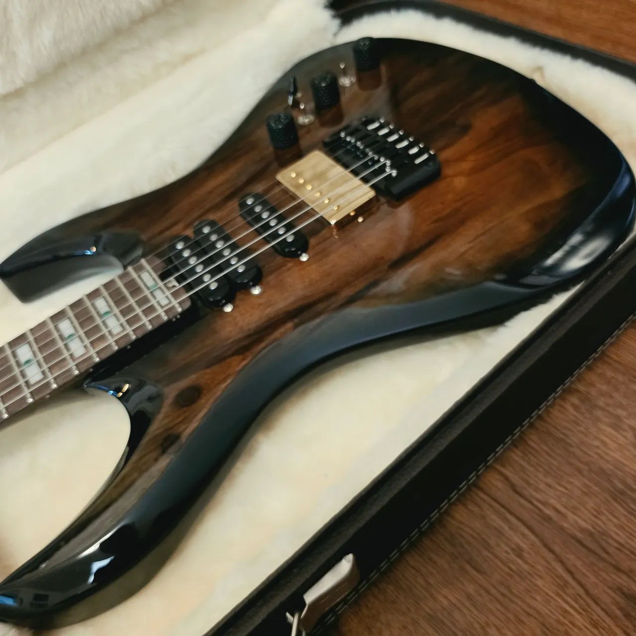 Guitarra Superstrato Gazaffi Evolution  - Foto 2