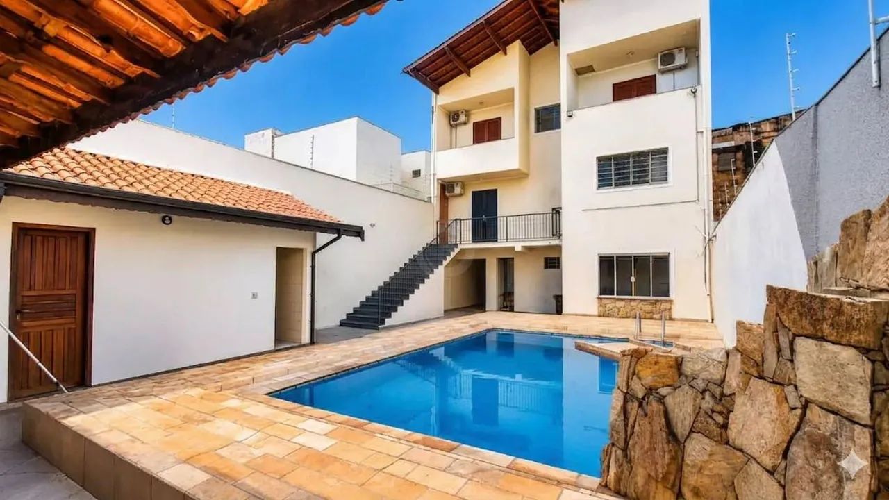Casa com 7 Dormitórios