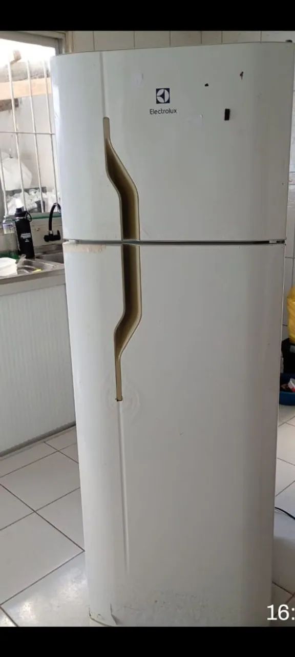 Geladeira ótimo estado 850,00