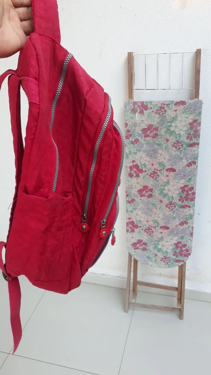 Vendo uma mochila e uma tabua de gomar - Foto 4