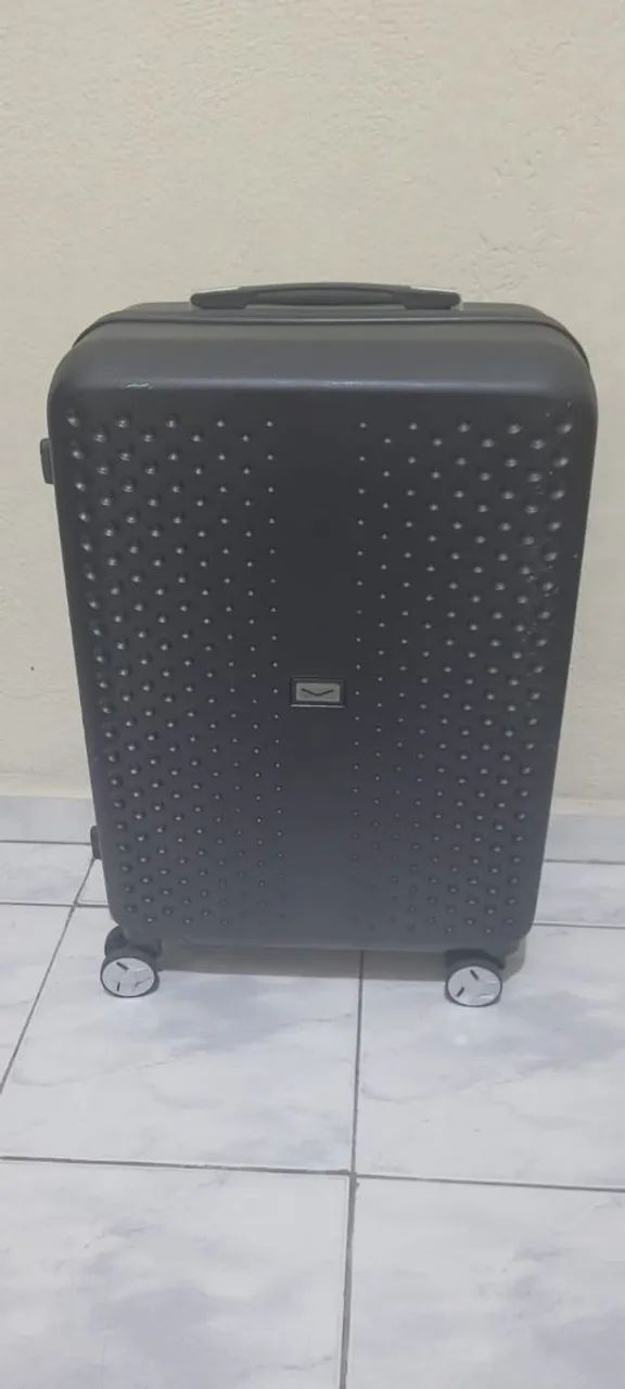 Mala viagem semi nova