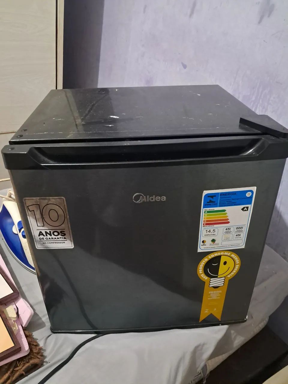 Frigobar Midea 220v