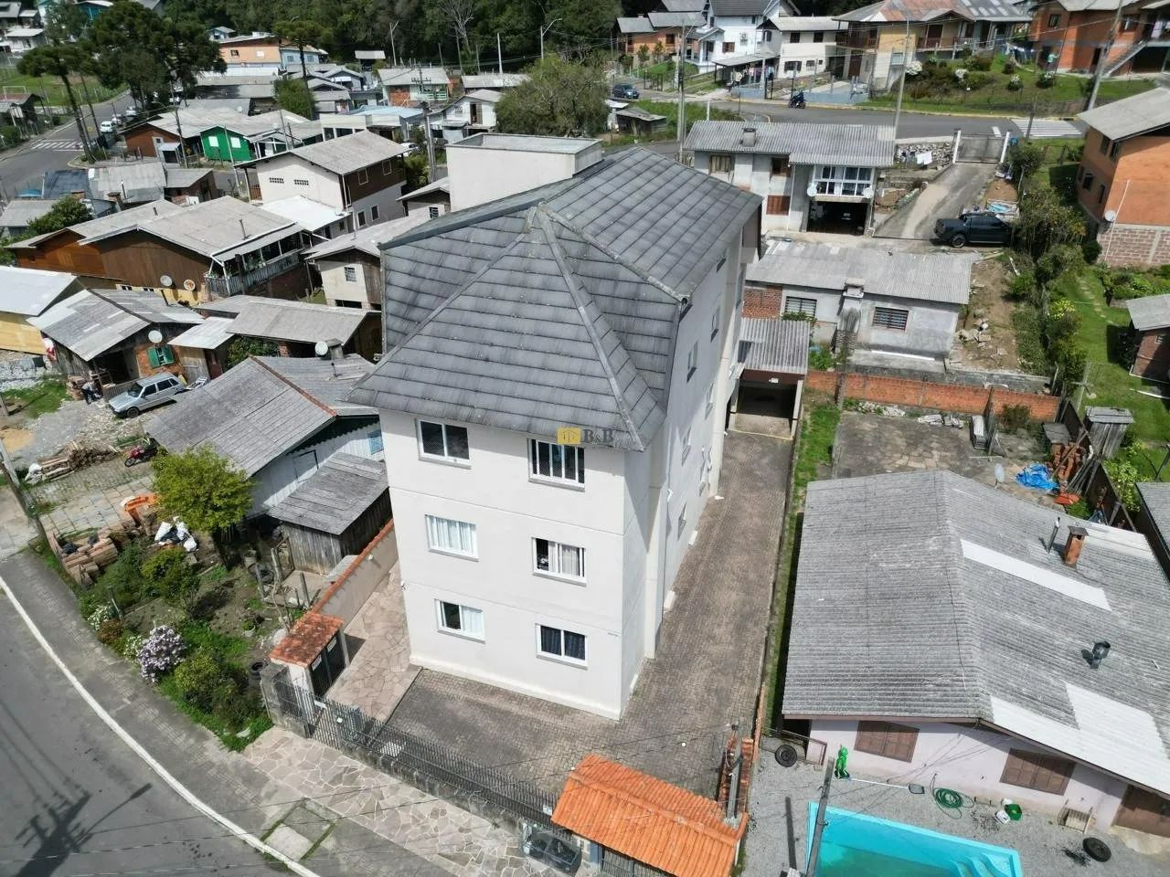 APARTAMENTO DE 2 DORMITORIOS EM CANELA - Foto 2