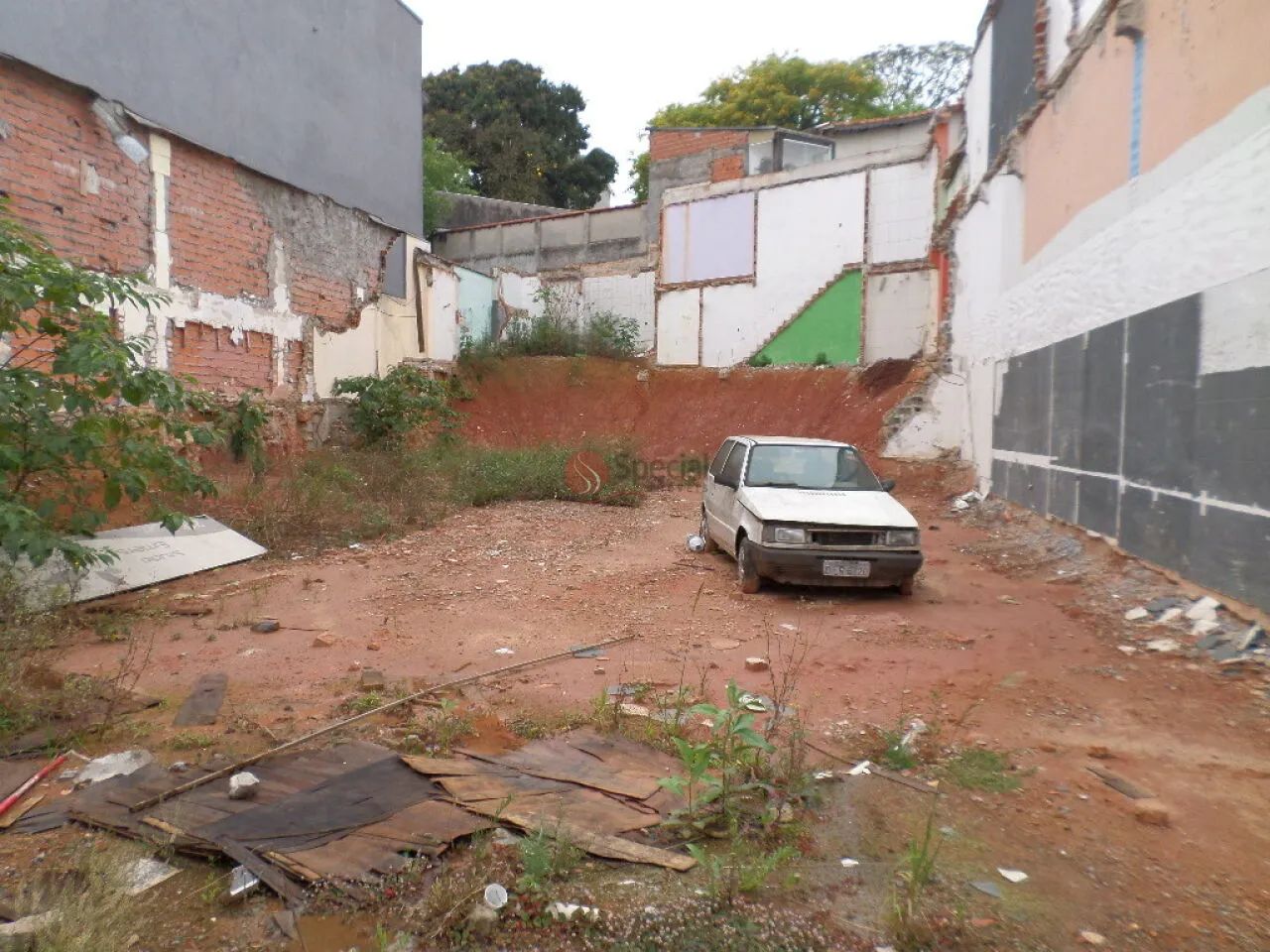 Terreno na Vila Guilhermina.