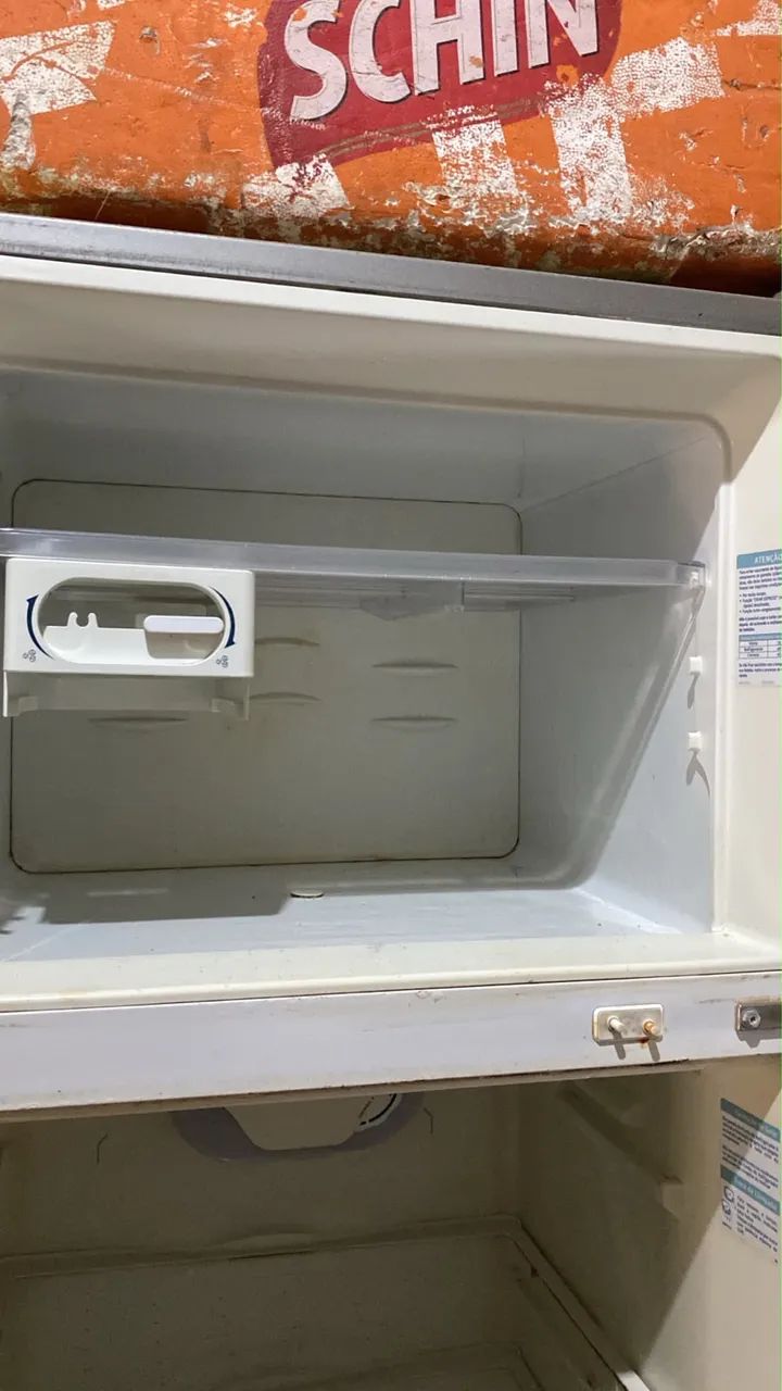Geladeira Electrolux semi nova 