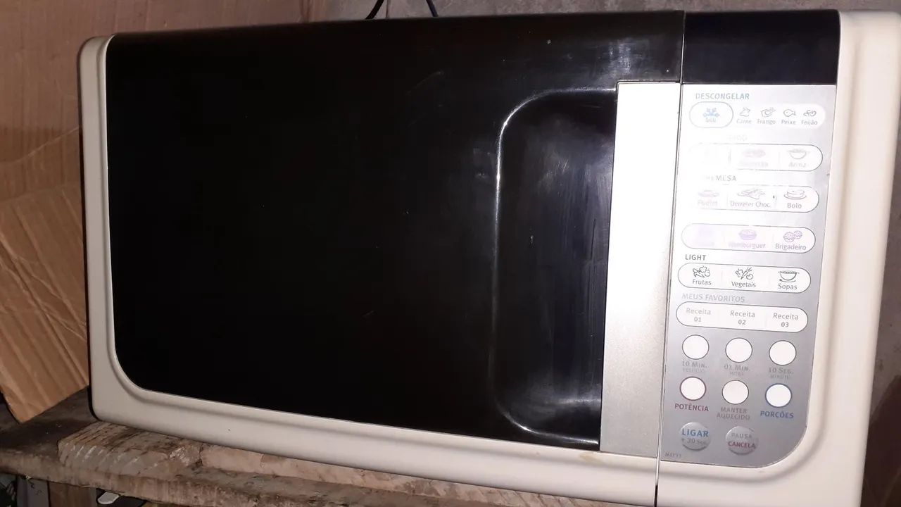 Microondas Electrolux de 23L. Funcionando perfeitamente. 