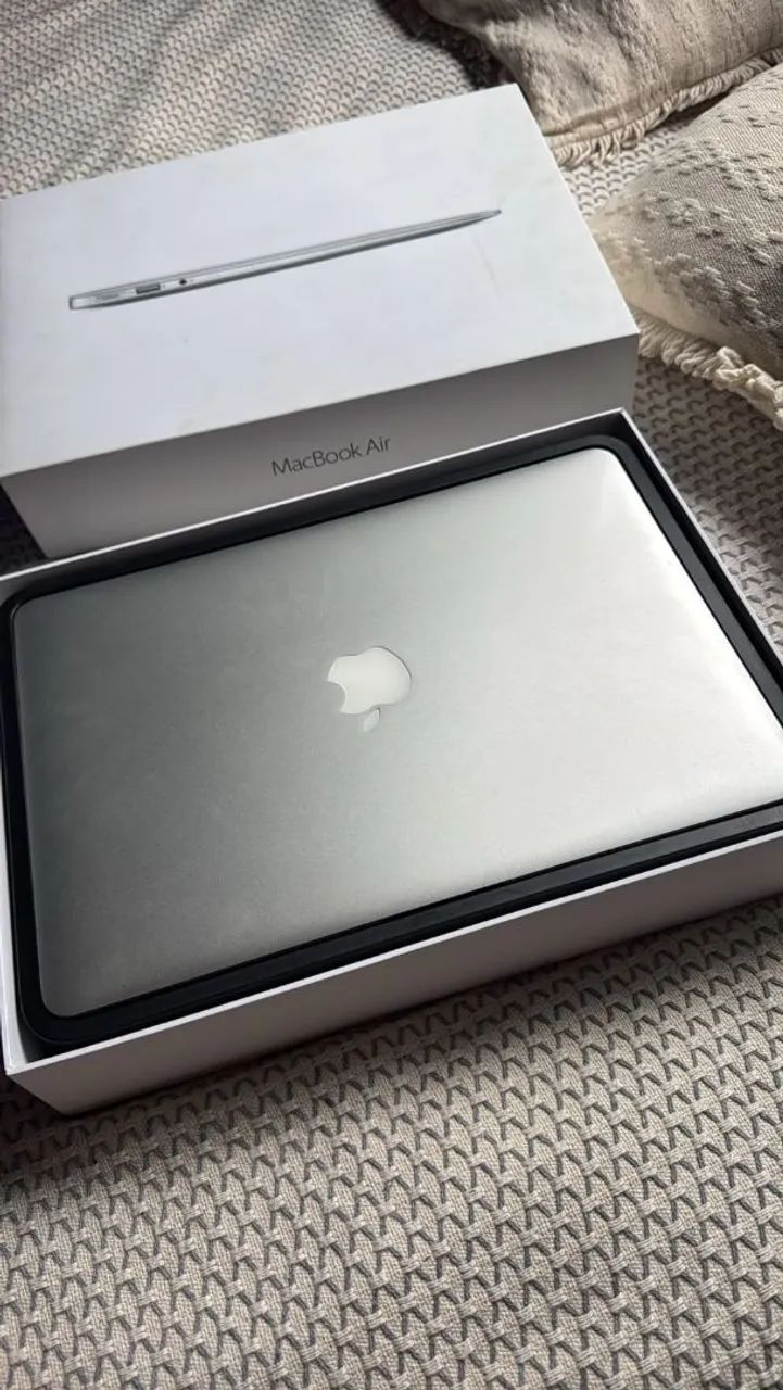 MacBook Air 13" (Mid 2017)