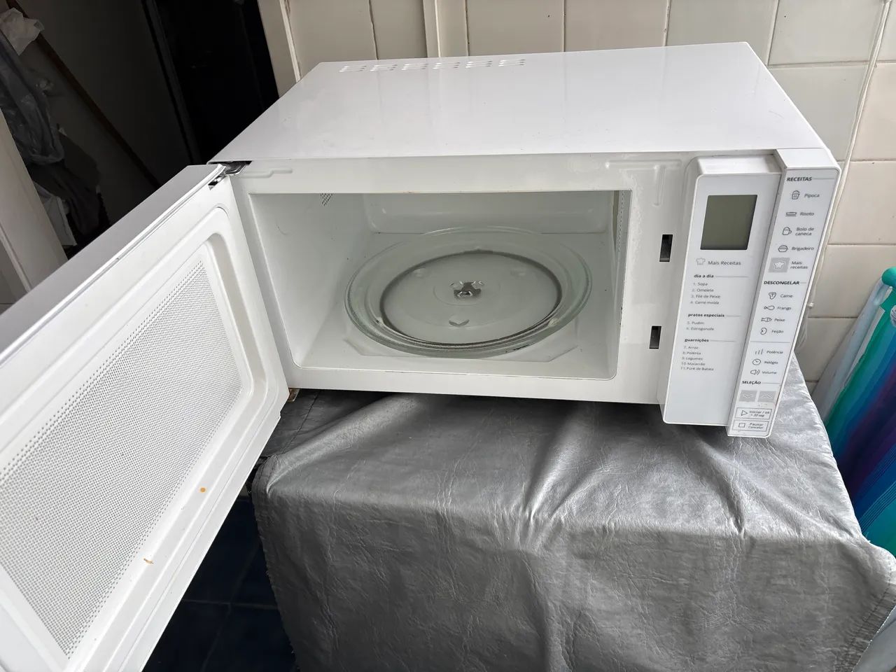 Microondas Brastemp 32 L - Foto 2