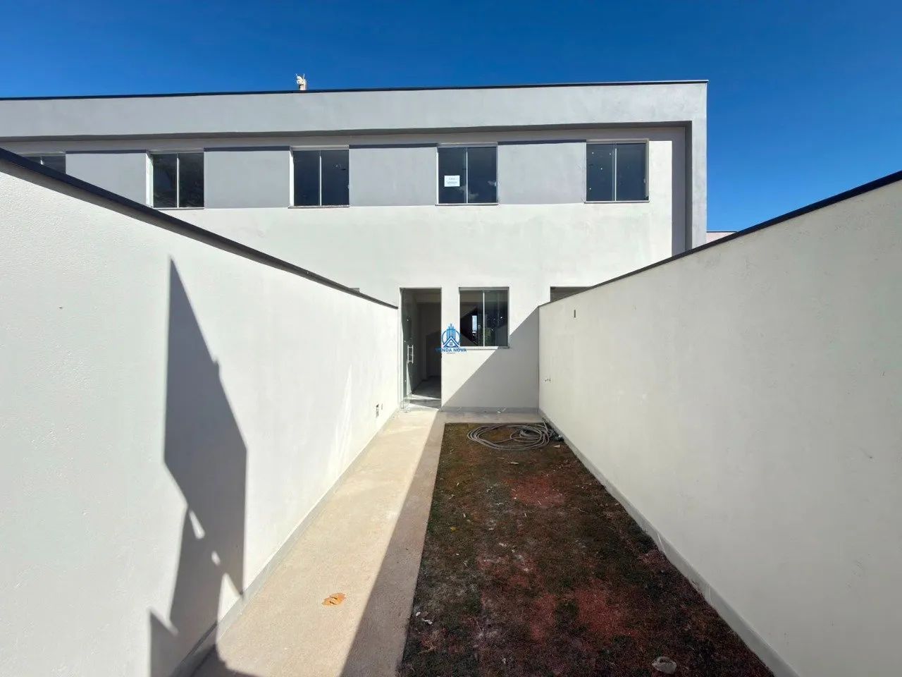 CASA GEMINADA À VENDA MANTIQUEIRA BH