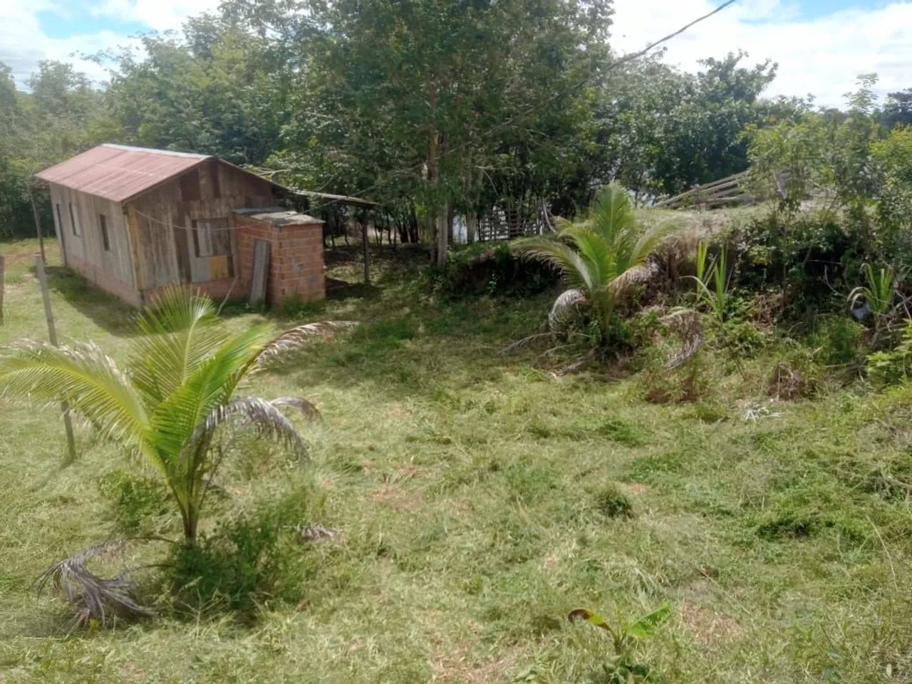 Vendo casa com terreno na beira do rio 