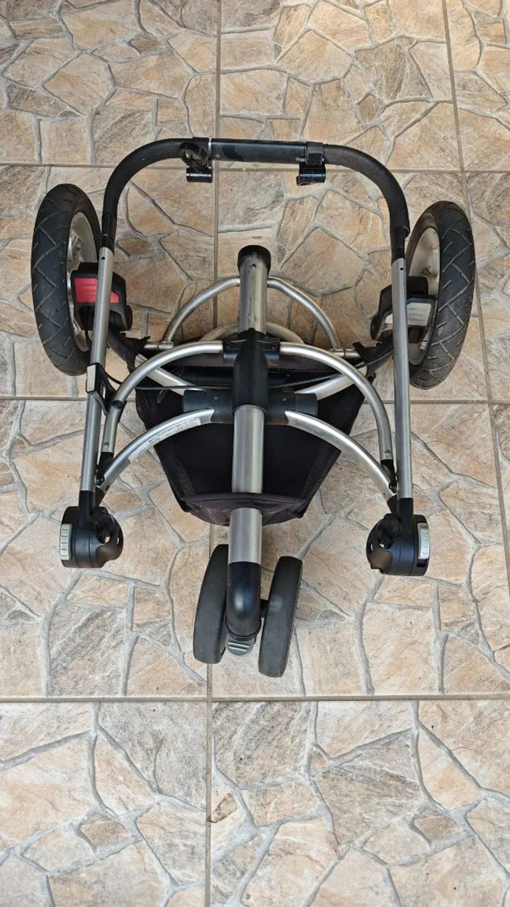 Carrinho bebê Quinny Buzz + Moisés + Bebê Conforto - Foto 5