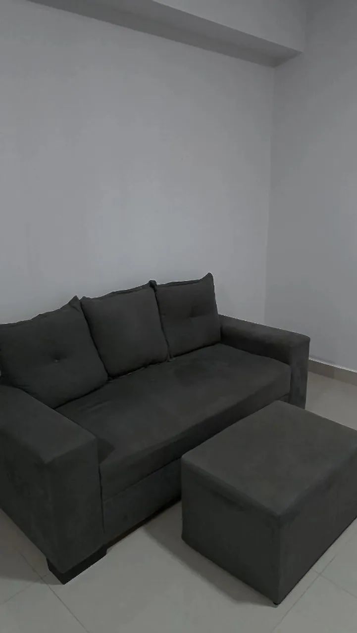 Vendo Sofá 3 lugares + puff - Foto 2