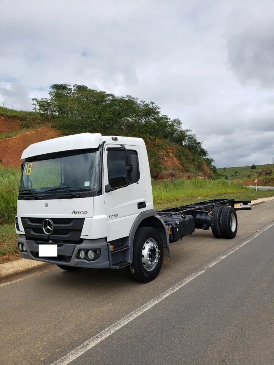Mb Atego 1719 4x2 chassi 2018 - Foto 3