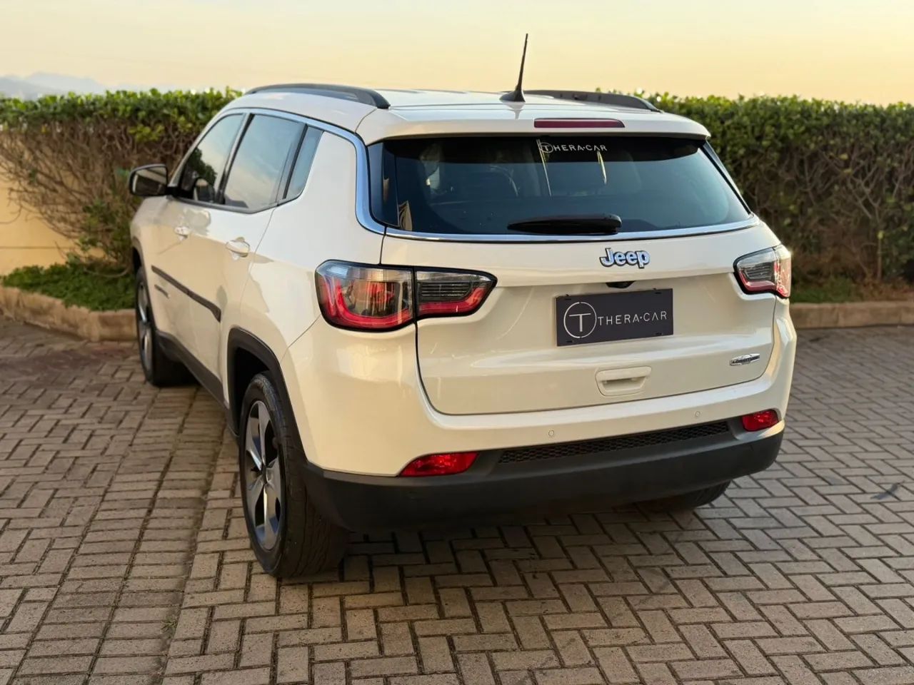 Jeep Compass Longitude 2.0 4X2 Flex 16V Aut. 2017 - Foto 4